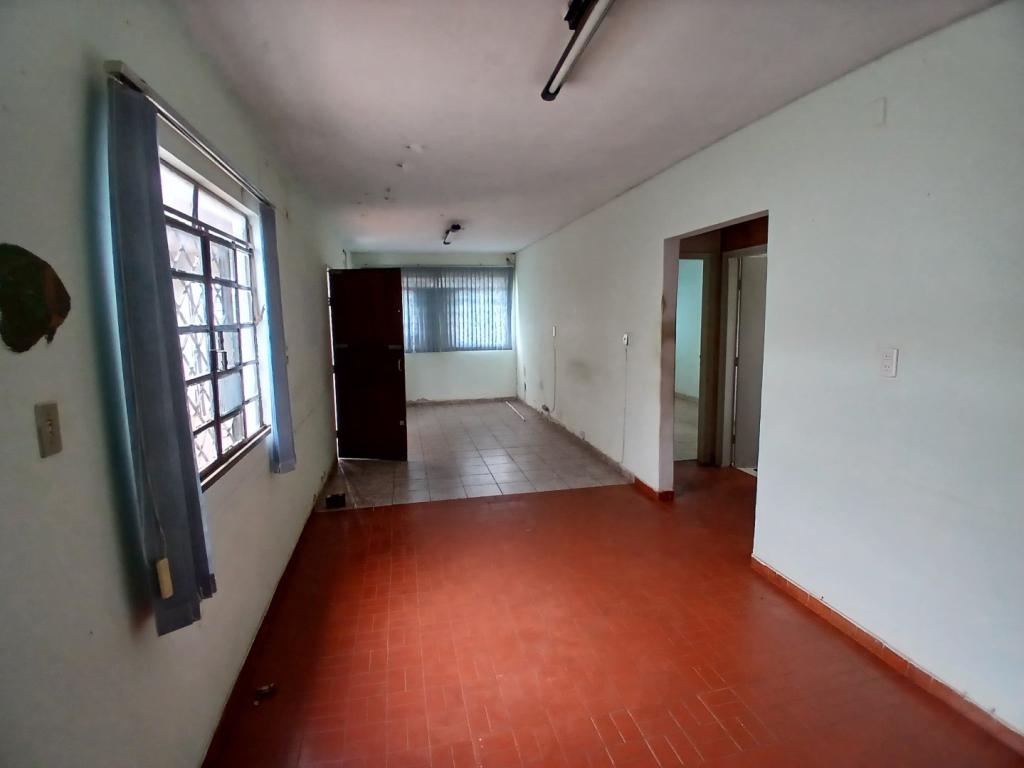 área de serviço c/ cozinha e uma vaga de garagem.
Aluguel R$ 1.500