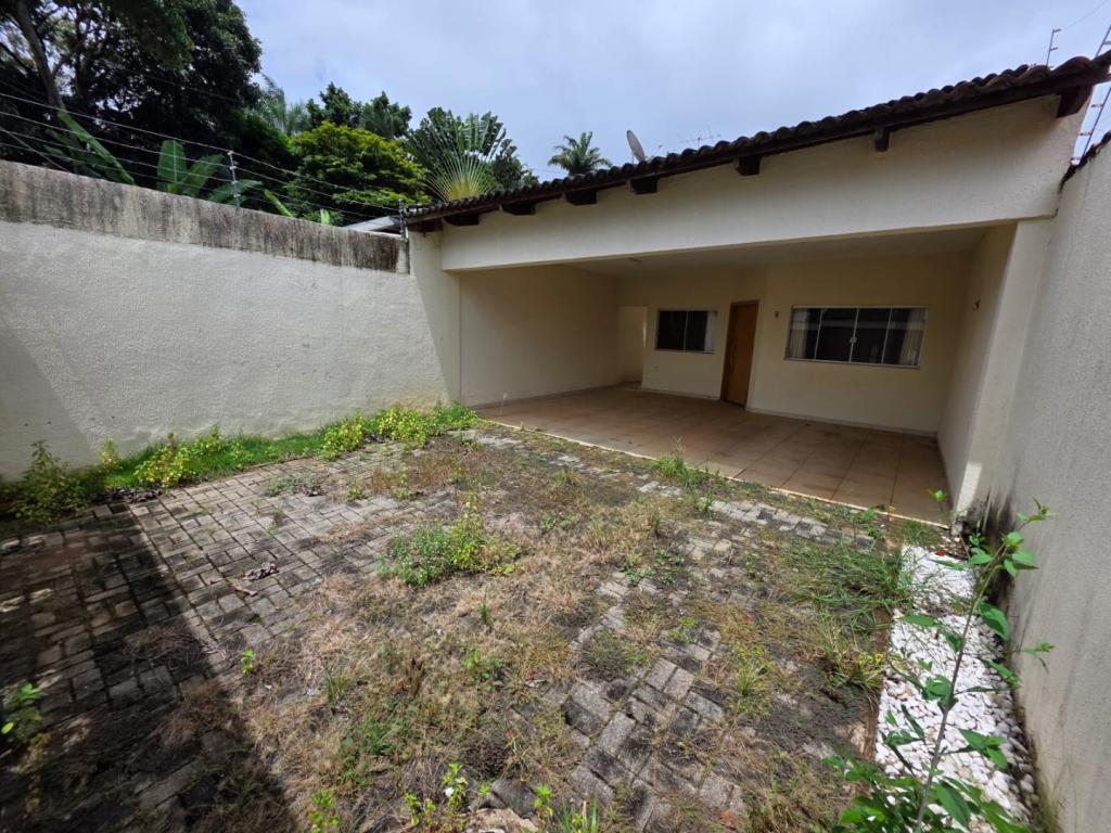 Qd. 58 Lt. 24 - Jardim Atlântico - CEP 74.343-090
Casa com três quartos