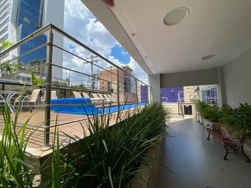 contendo 02 box de garagem (n° 24 e 24A).
O prédio conta com uma área de lazer ampla e completa